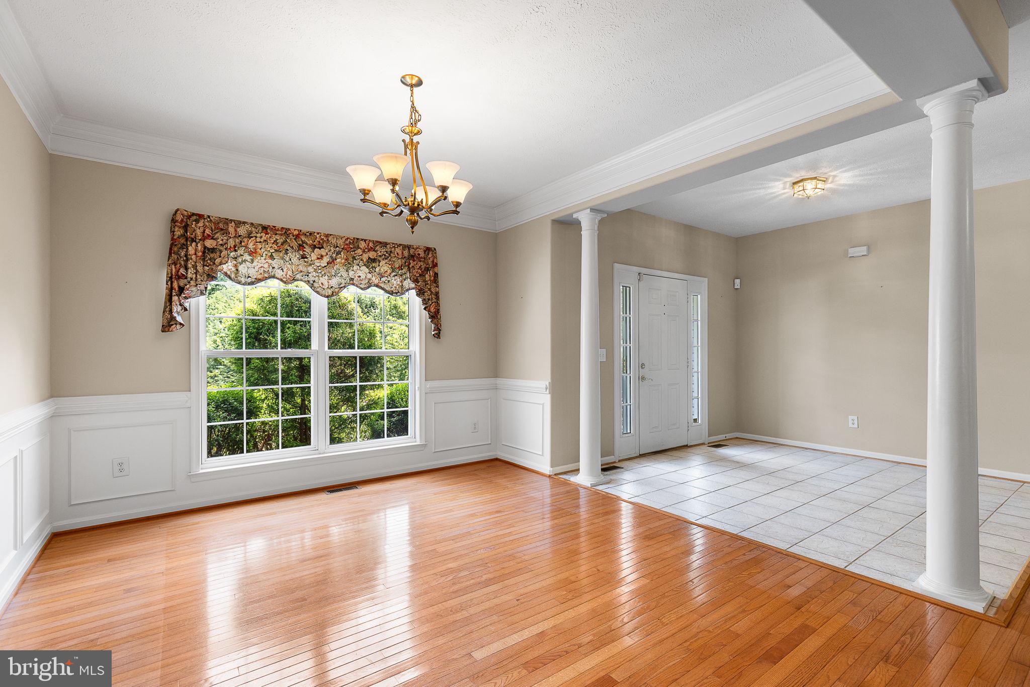 1107 GREAT OAKS LANE