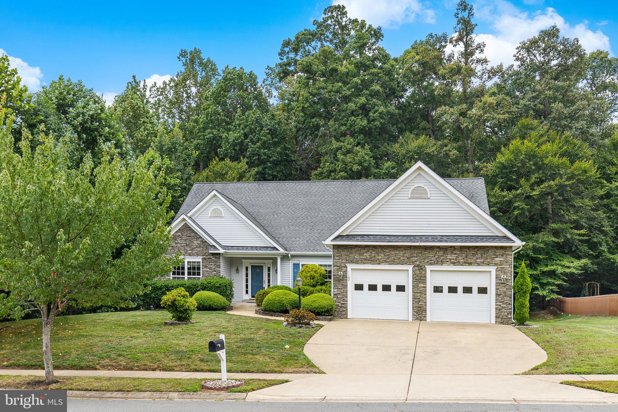 1107 GREAT OAKS LANE