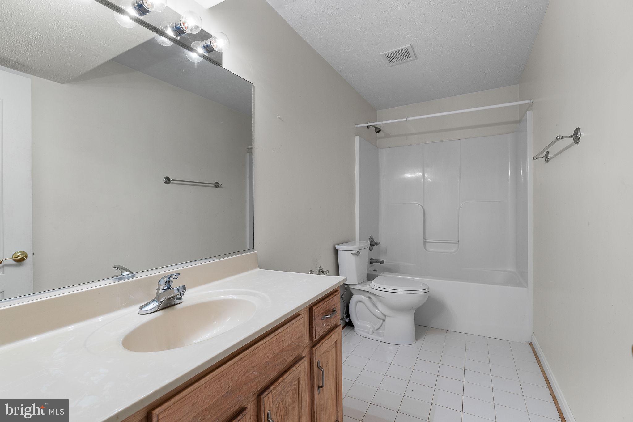 1107 GREAT OAKS LANE