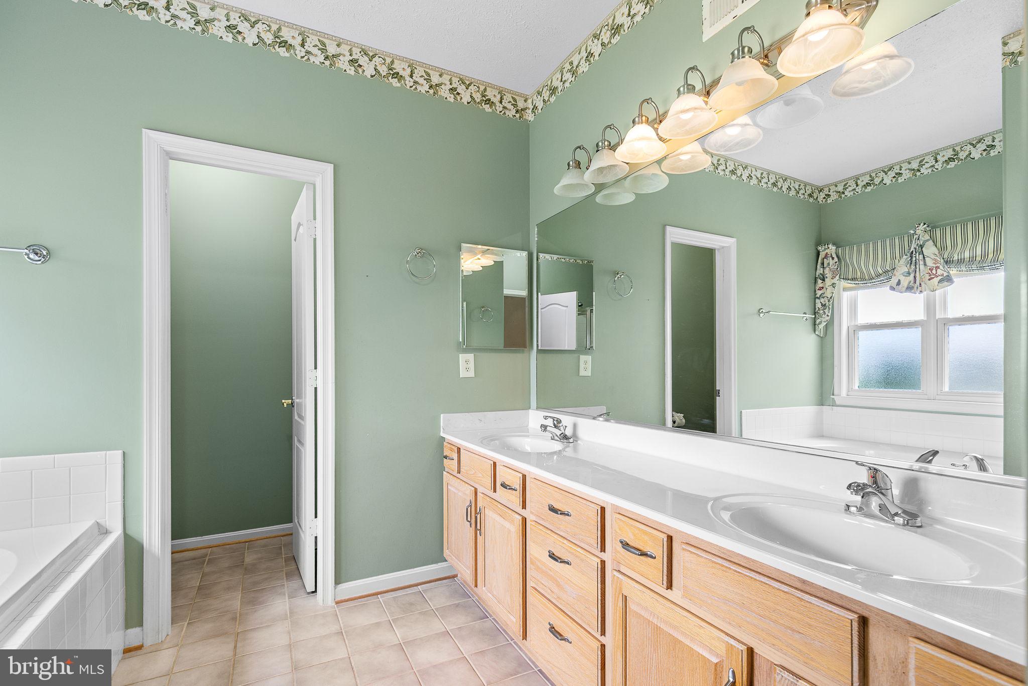 1107 GREAT OAKS LANE