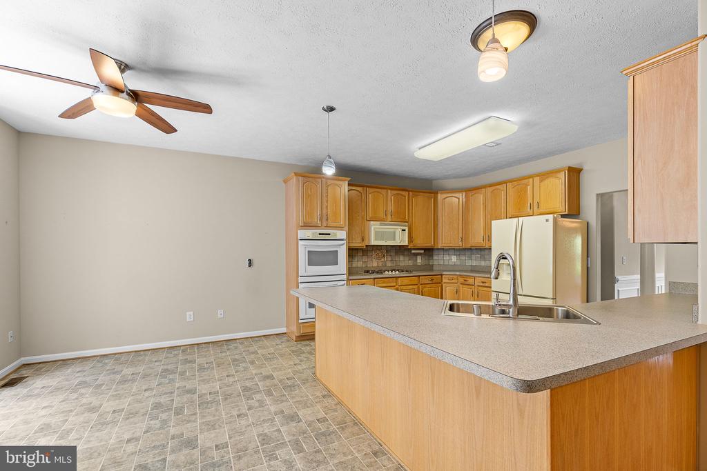 1107 GREAT OAKS LANE