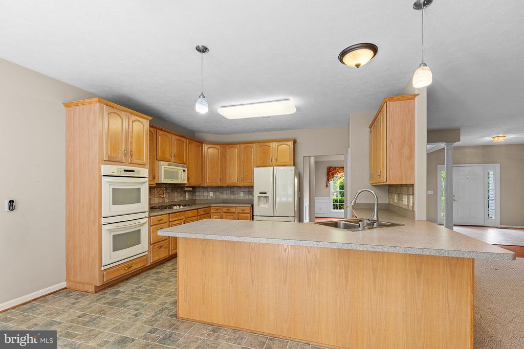 1107 GREAT OAKS LANE