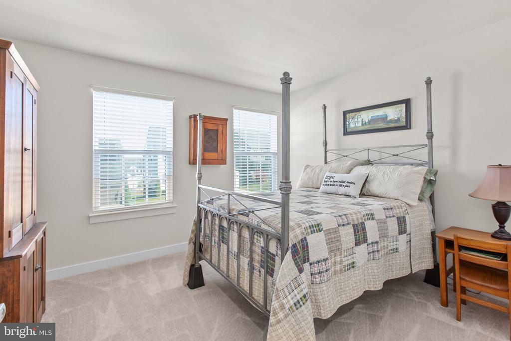 1112 CITY VIEW LANE