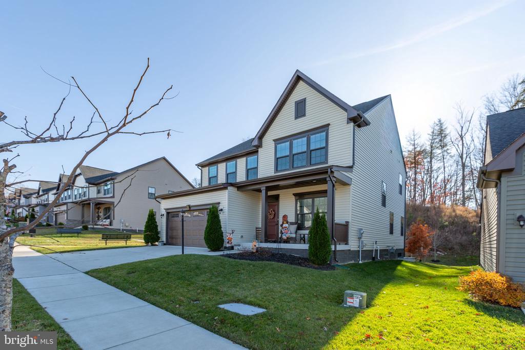1112 CITY VIEW LANE