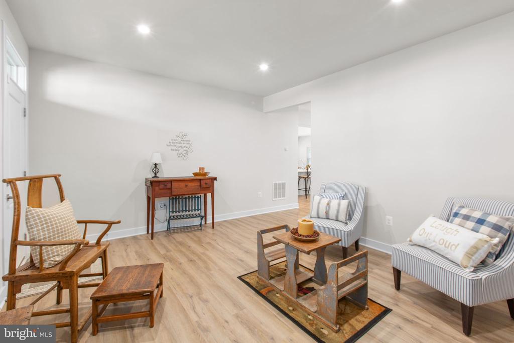 1112 CITY VIEW LANE