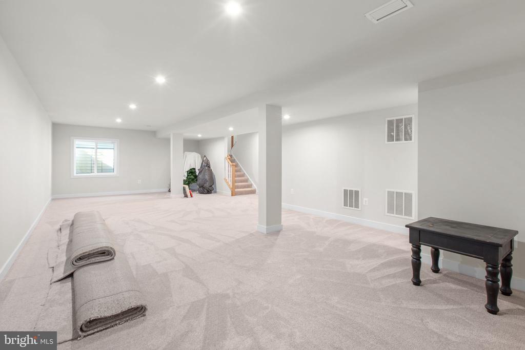 1112 CITY VIEW LANE