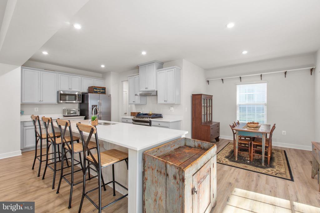 1112 CITY VIEW LANE