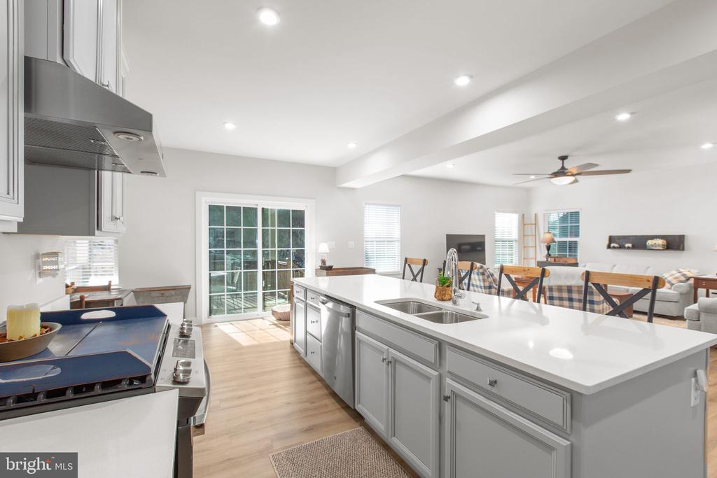 1112 CITY VIEW LANE