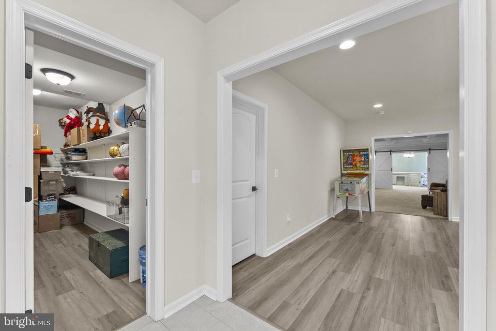 9801 THOROUGHBRED ROAD