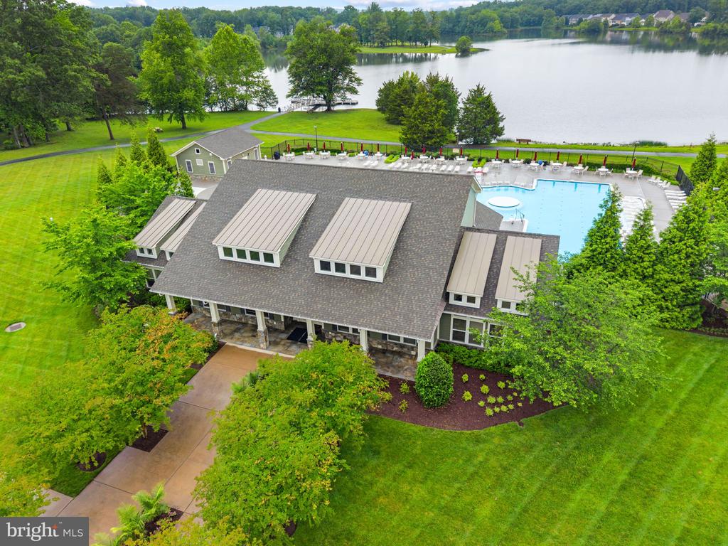 9801 THOROUGHBRED ROAD
