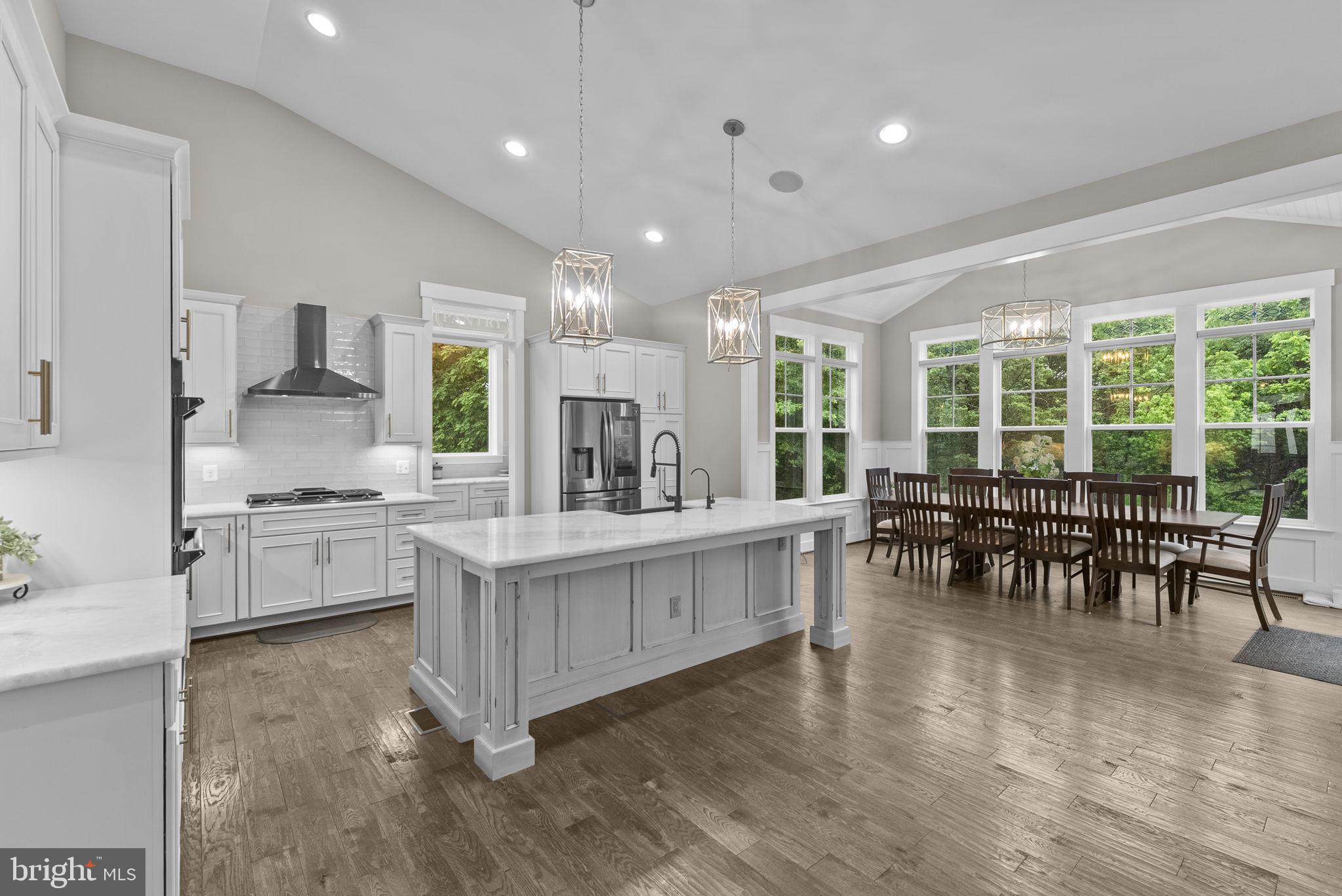 9801 THOROUGHBRED ROAD
