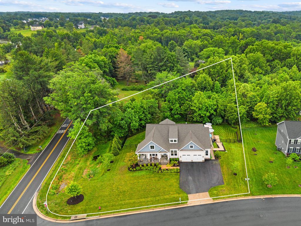 9801 THOROUGHBRED ROAD