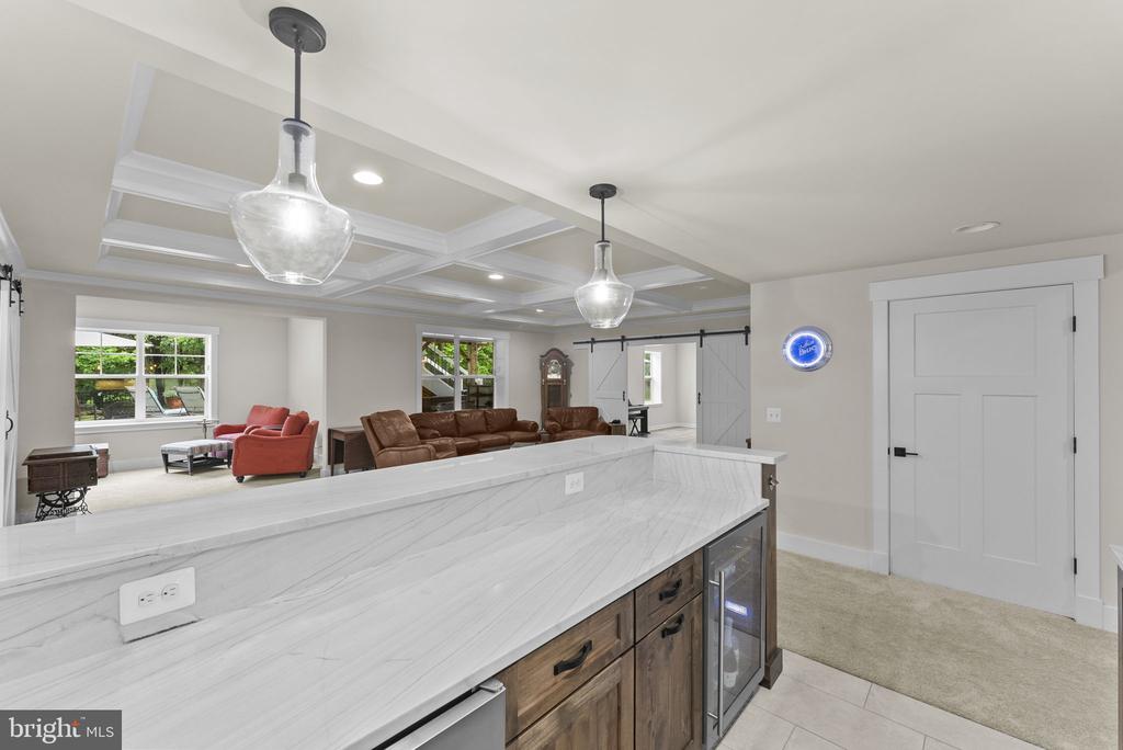 9801 THOROUGHBRED ROAD