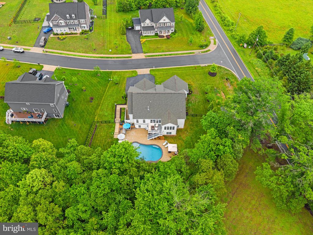 9801 THOROUGHBRED ROAD