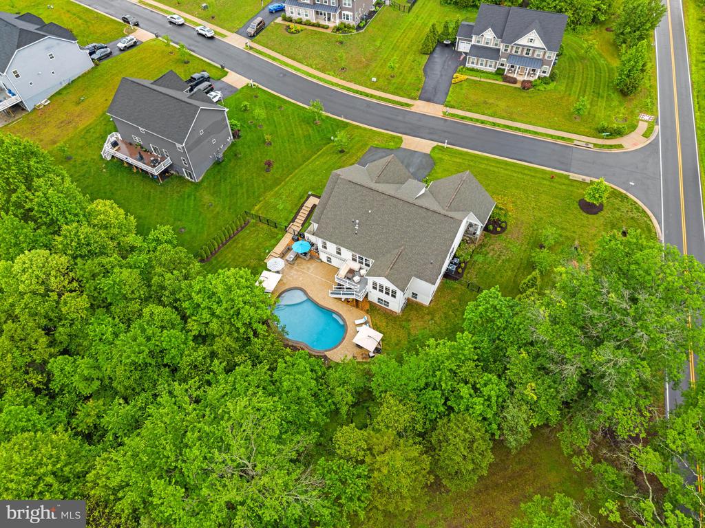 9801 THOROUGHBRED ROAD