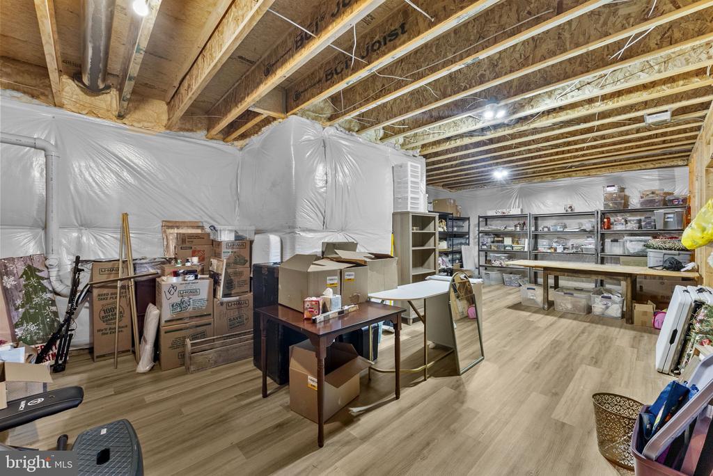 9801 THOROUGHBRED ROAD