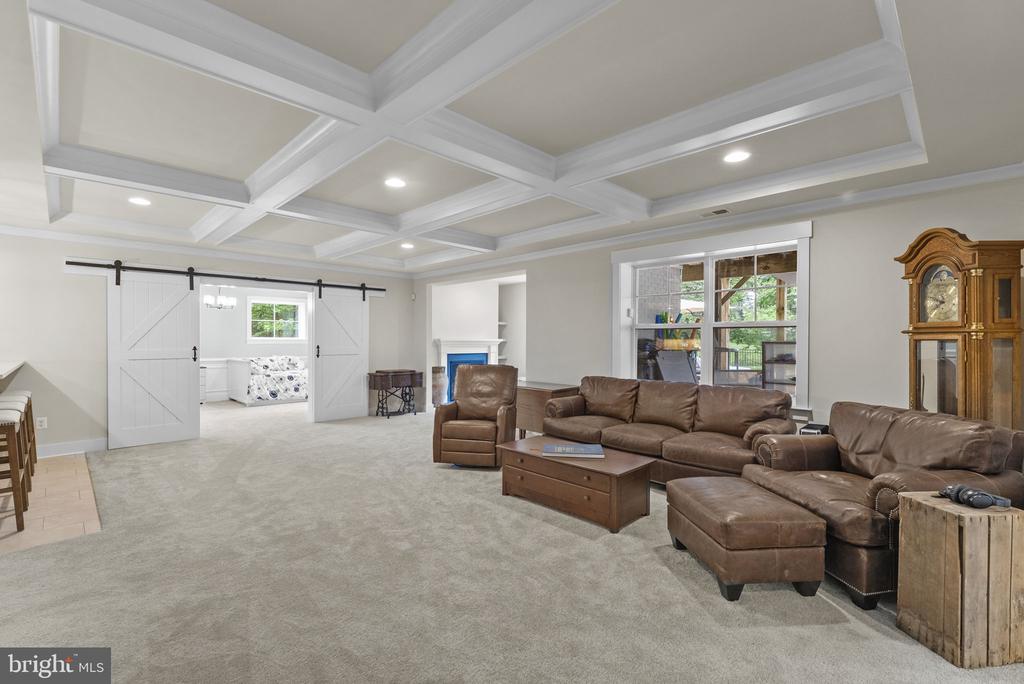 9801 THOROUGHBRED ROAD