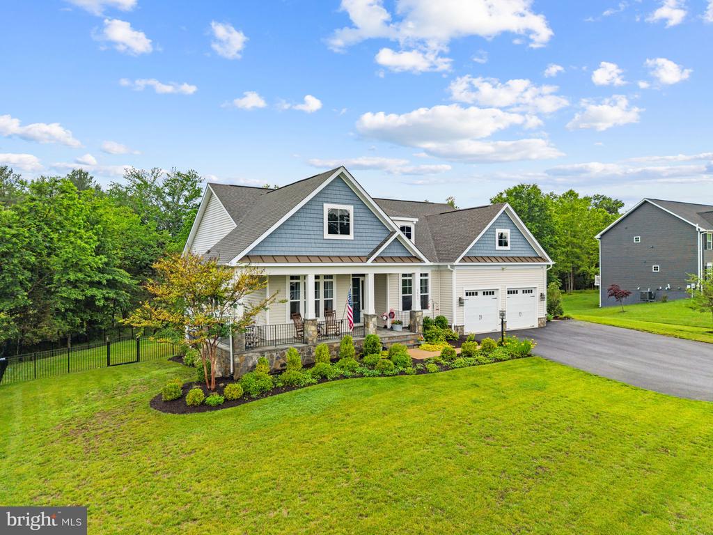 9801 THOROUGHBRED ROAD