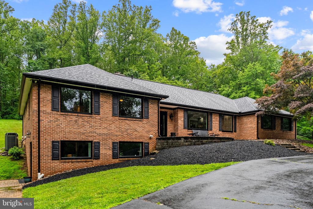 5920 HUNTON WOOD DRIVE