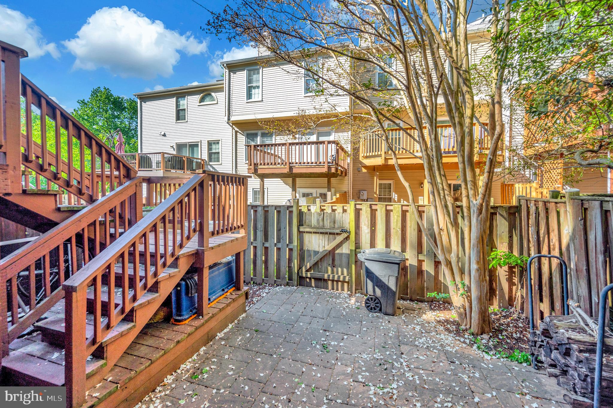 6164 FOREST CREEK COURT