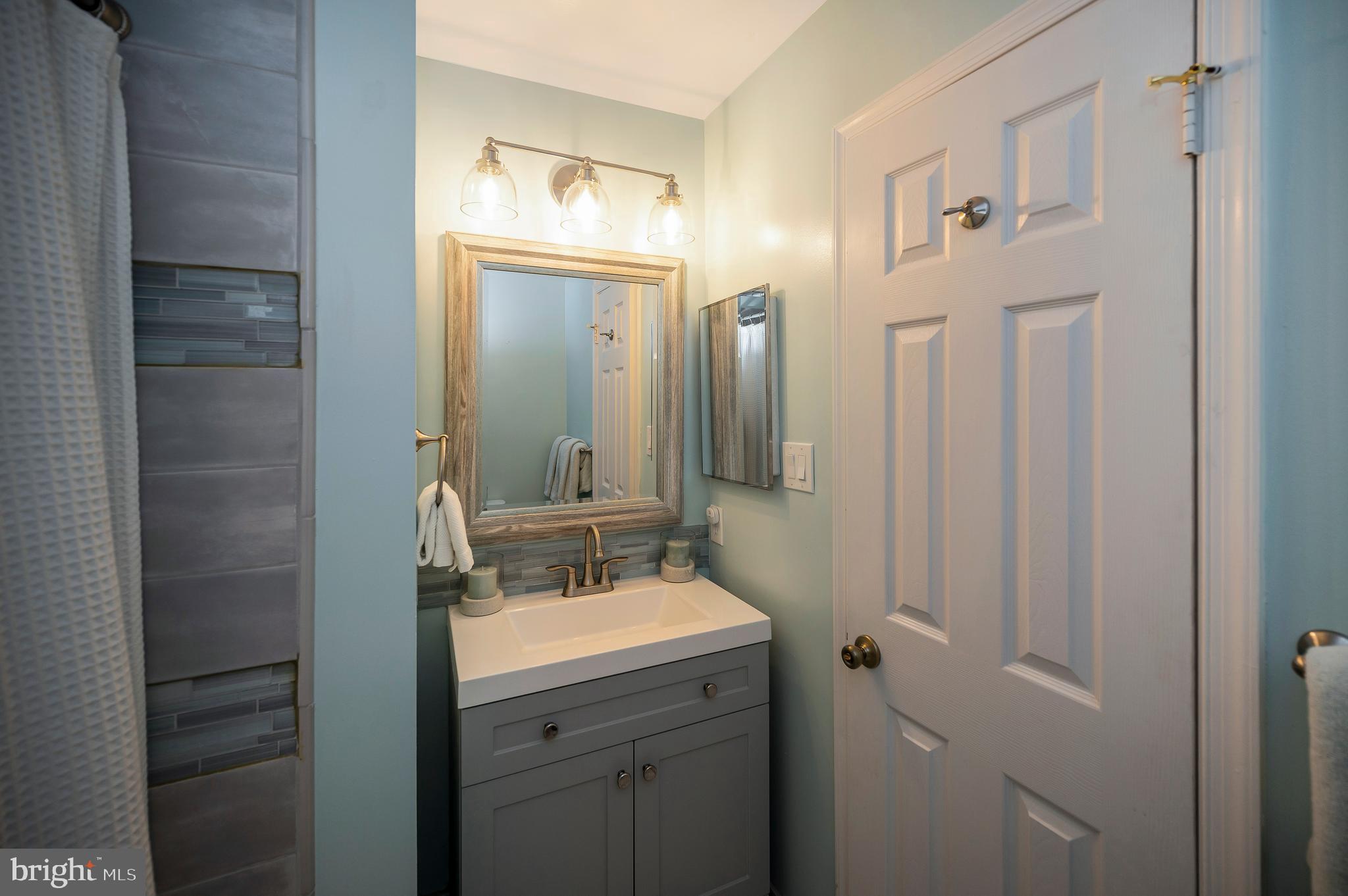 6164 FOREST CREEK COURT