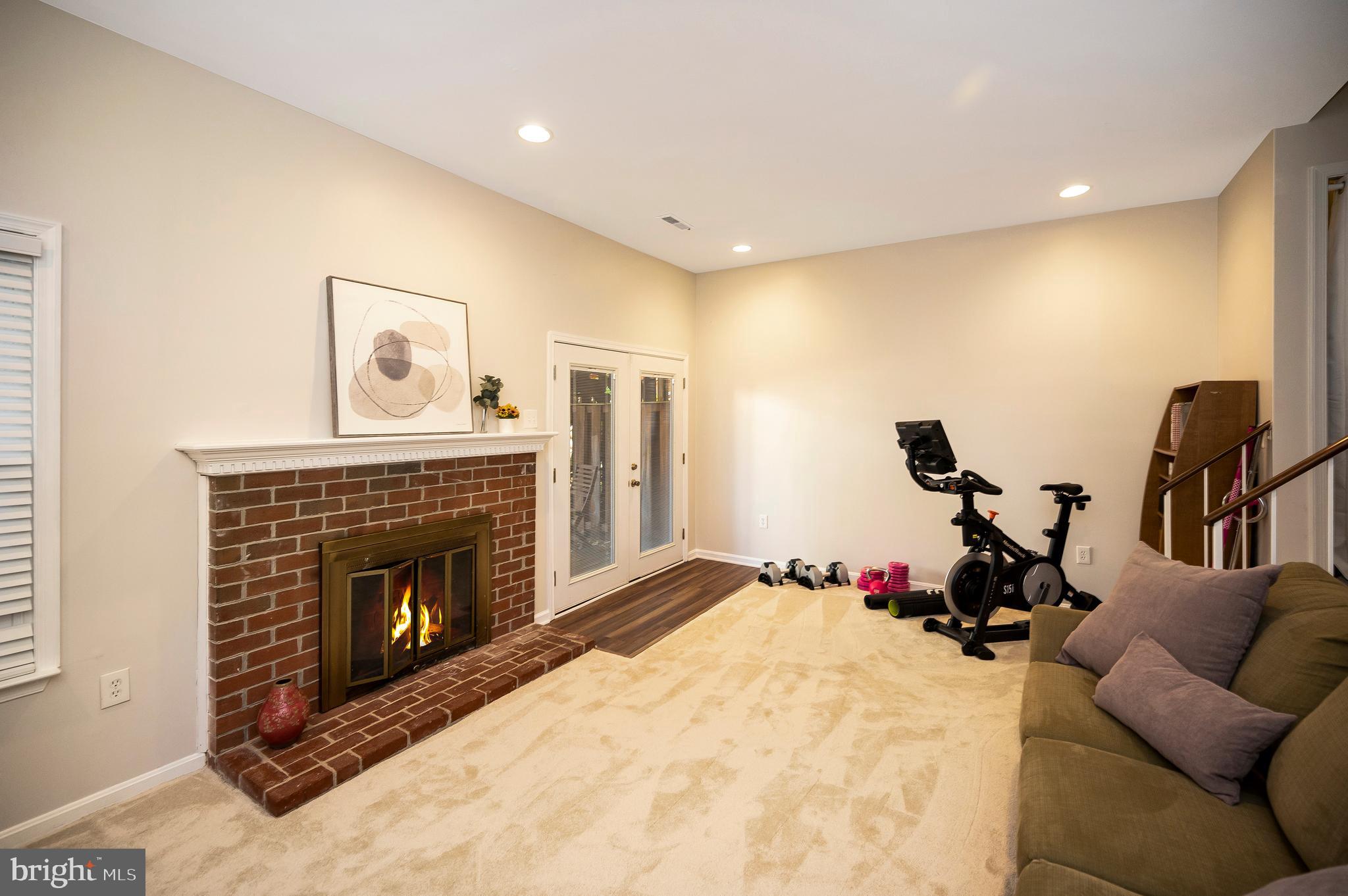 6164 FOREST CREEK COURT