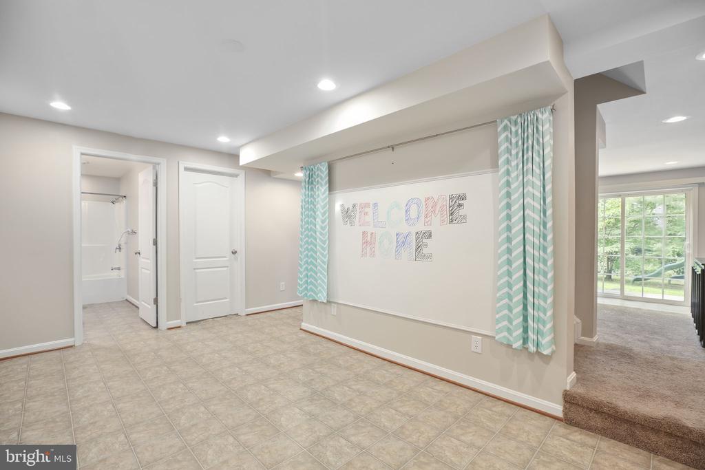 8280 MAMIES PLACE