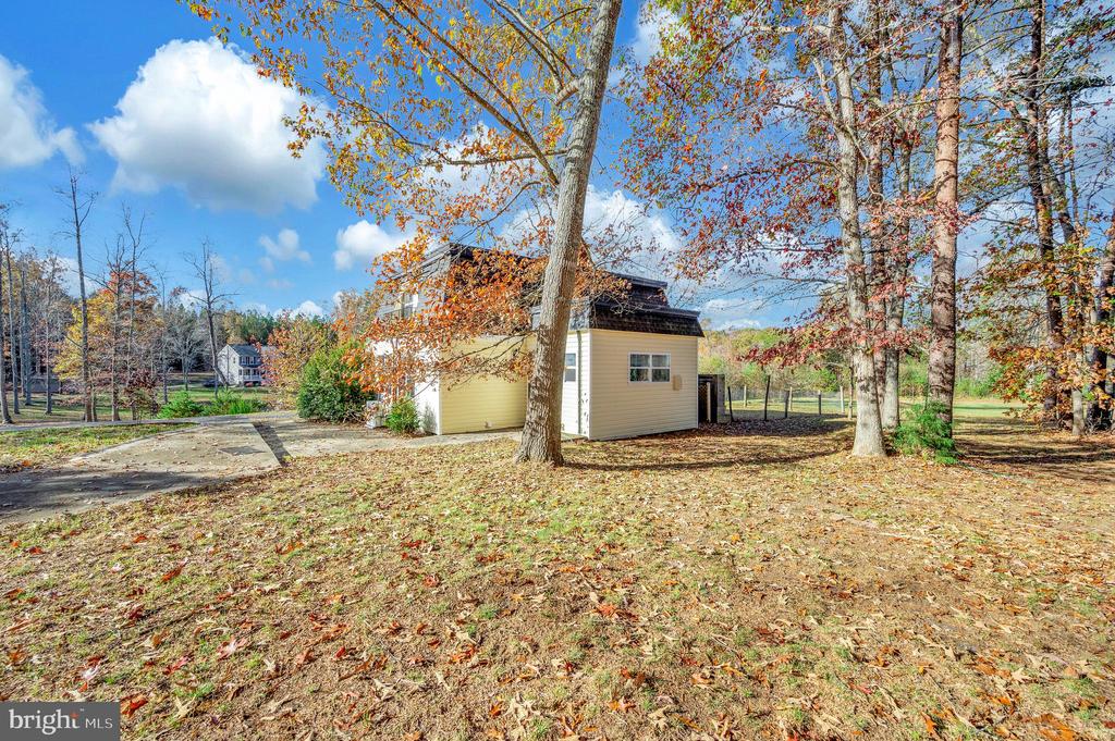 152 BAYS FARM DRIVE