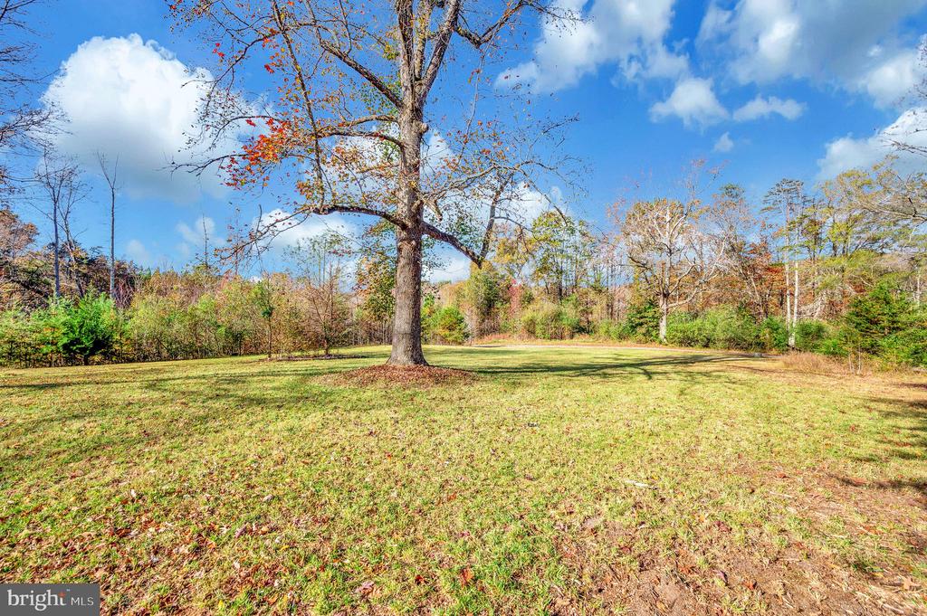 152 BAYS FARM DRIVE