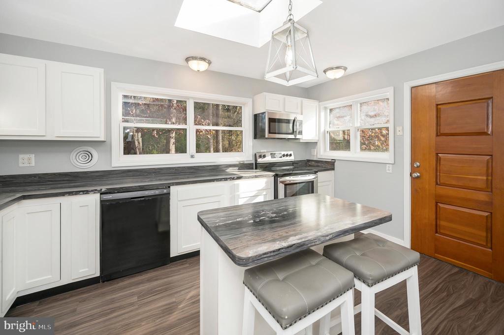 152 BAYS FARM DRIVE