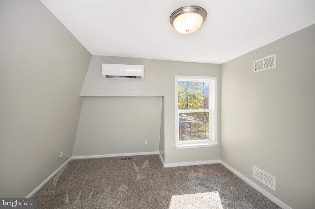 152 BAYS FARM DRIVE