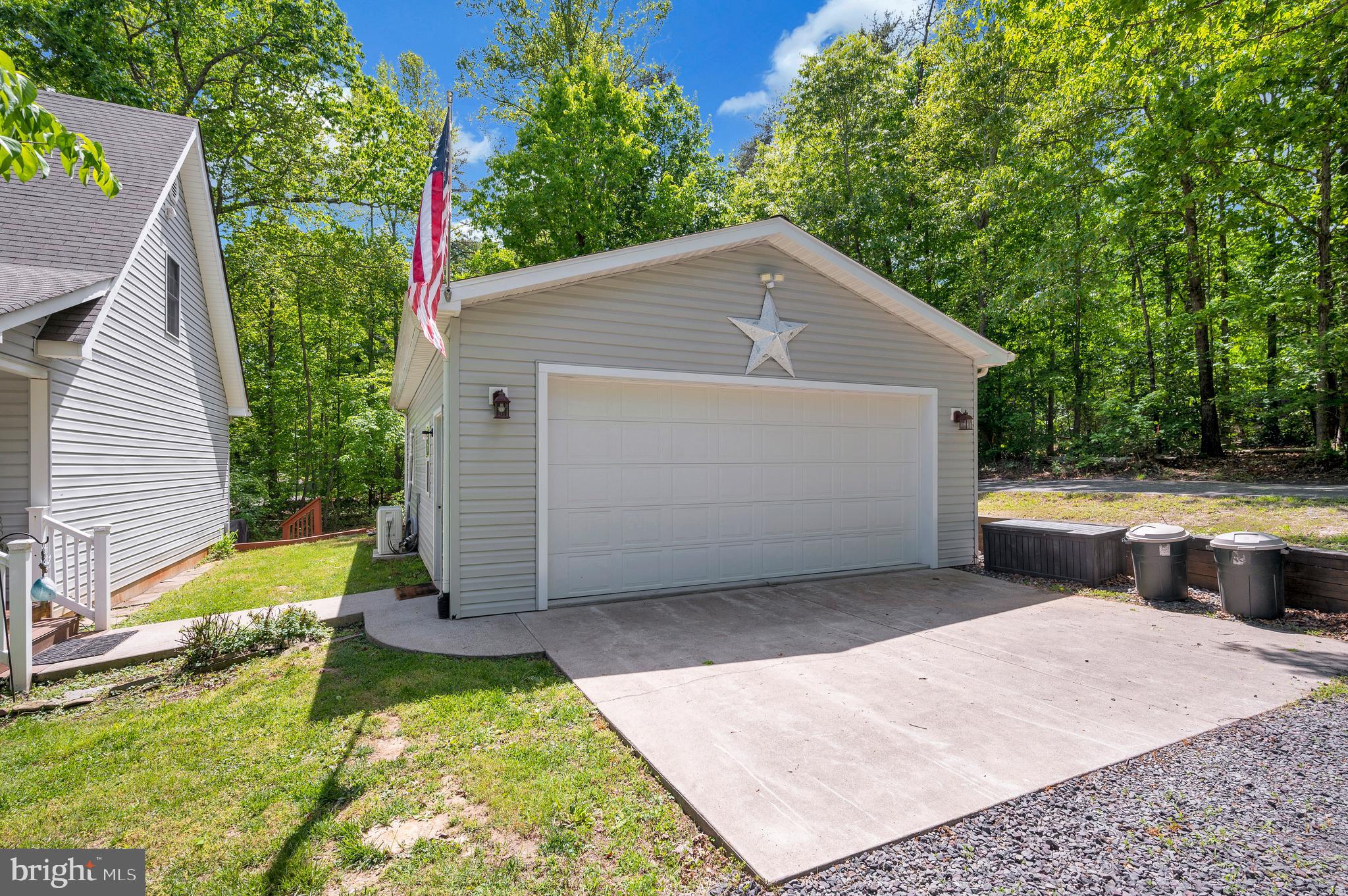 78 FOREST LANE