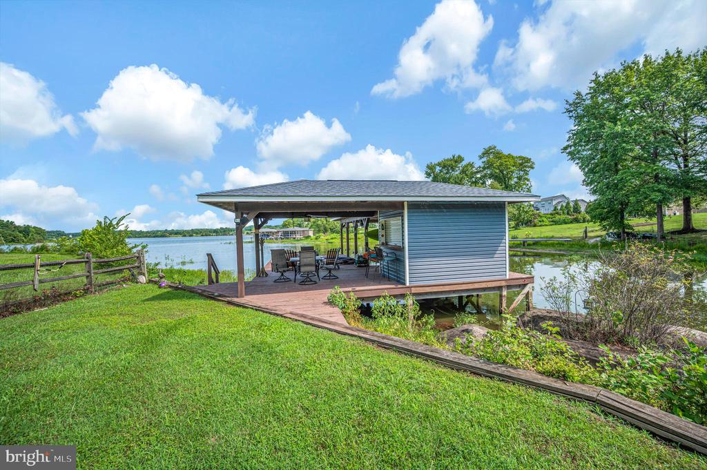 446 BAILEY DRIVE