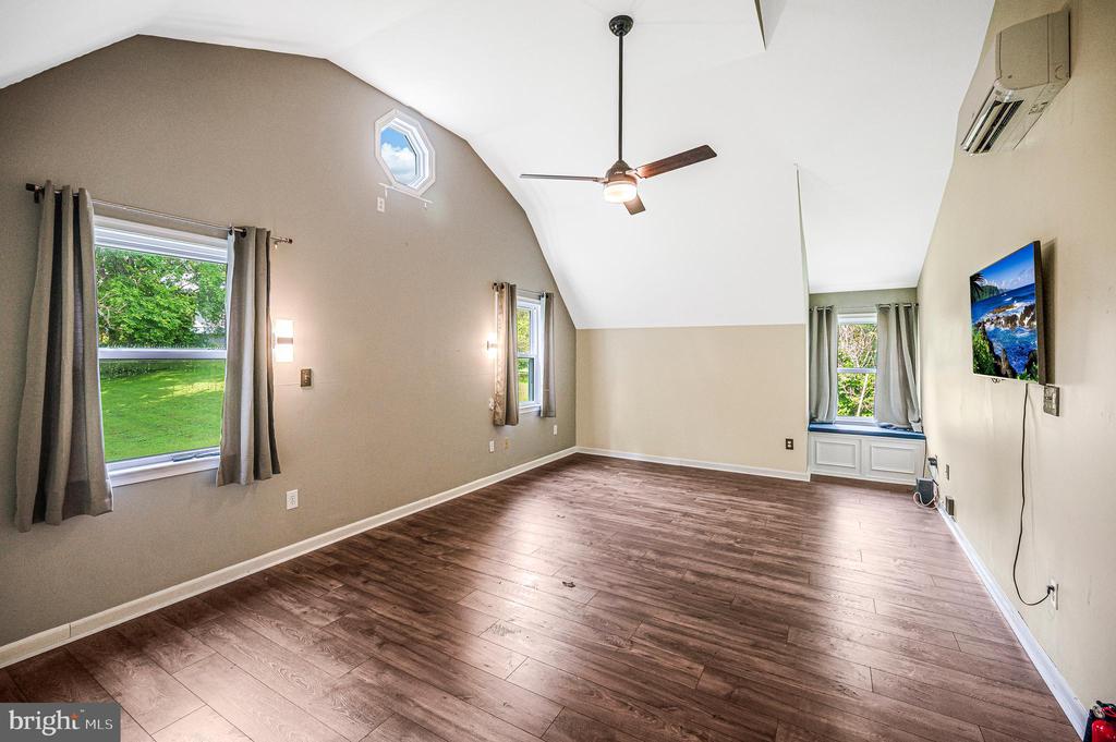 446 BAILEY DRIVE