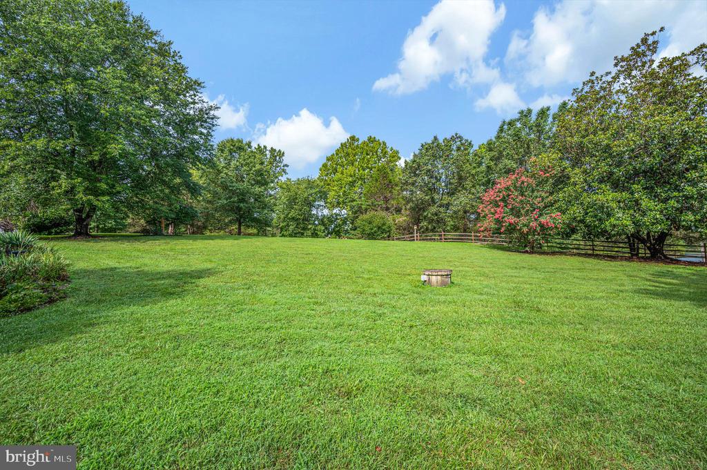 446 BAILEY DRIVE