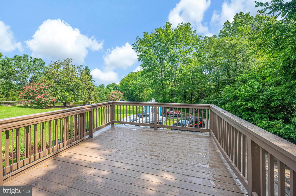 446 BAILEY DRIVE