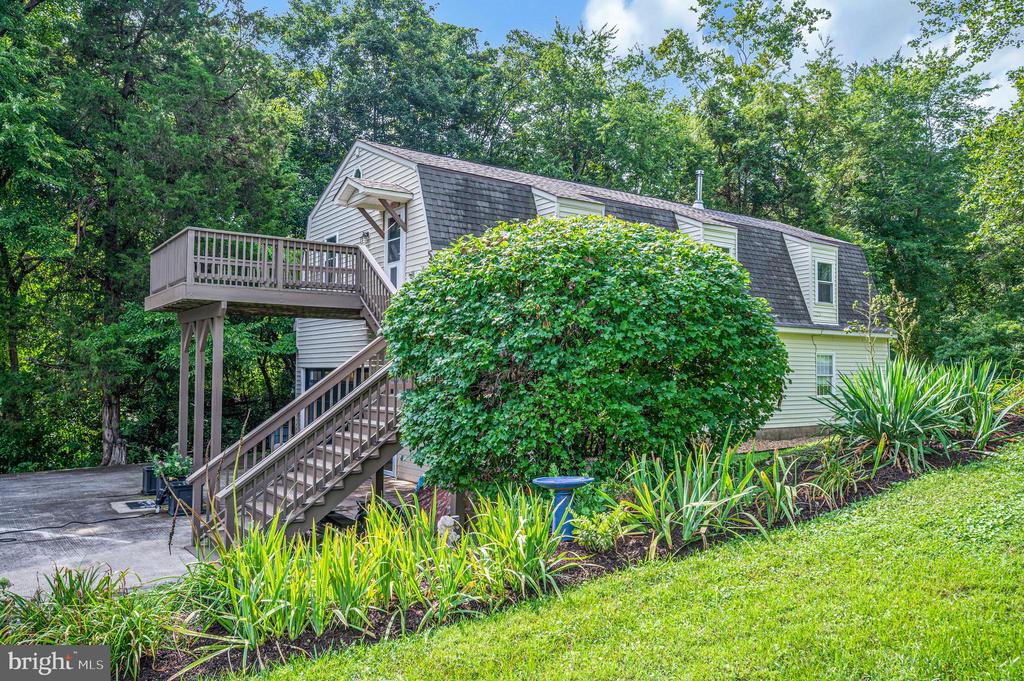 446 BAILEY DRIVE