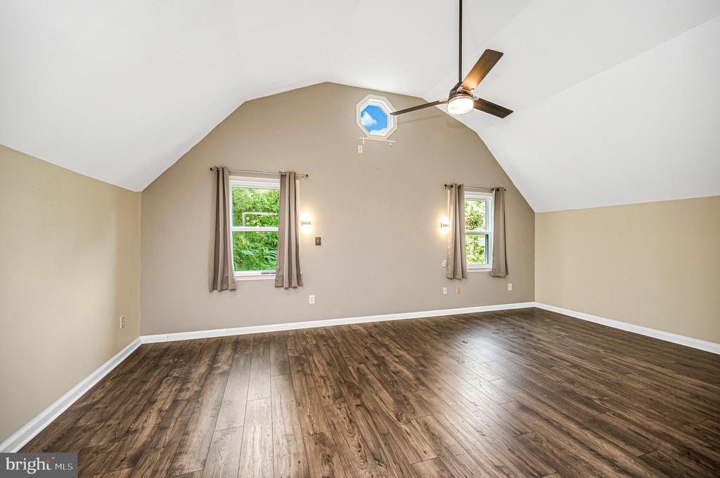 446 BAILEY DRIVE