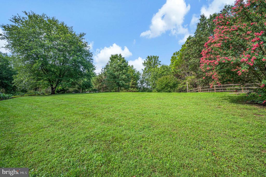 446 BAILEY DRIVE