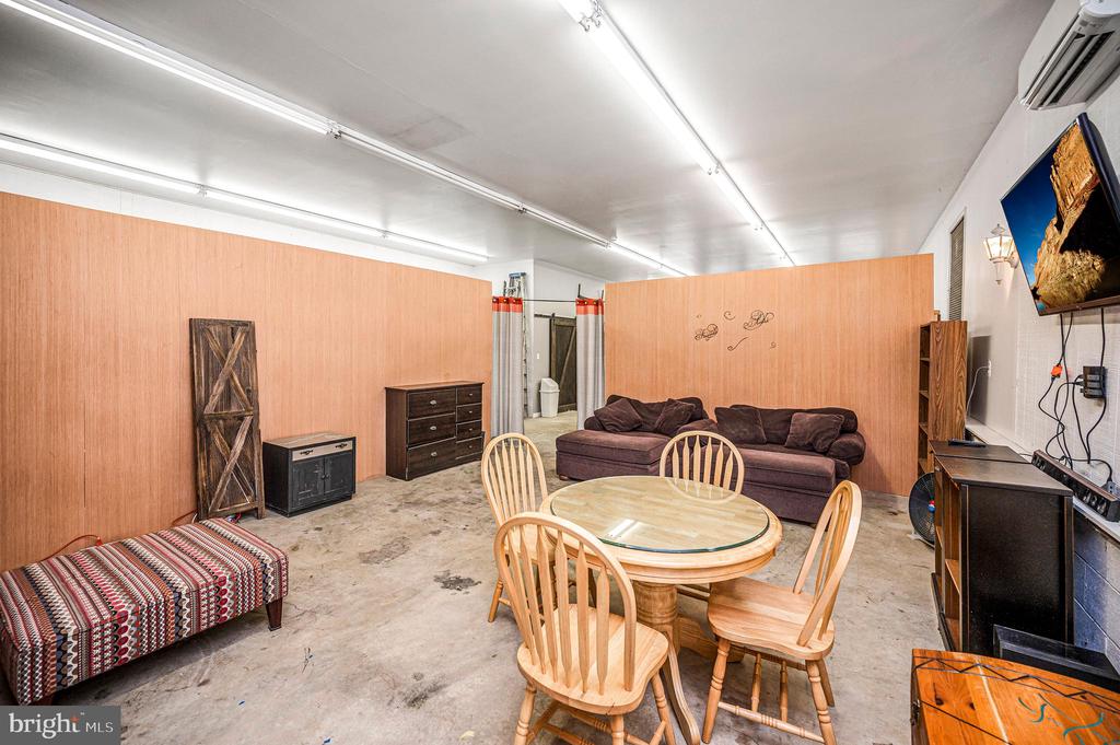 446 BAILEY DRIVE
