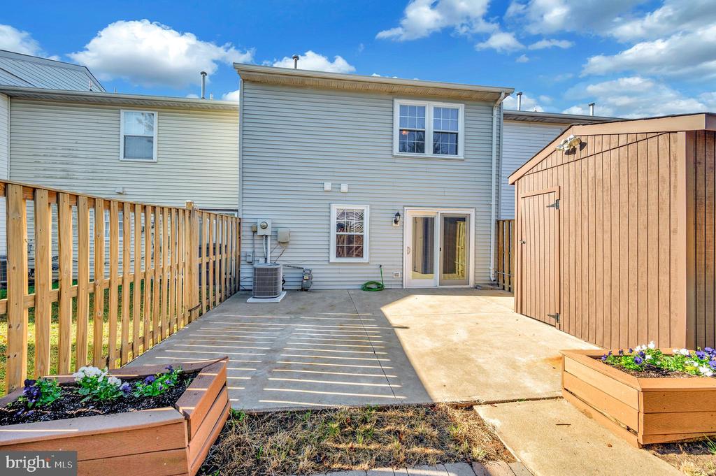 8634 ANNA COURT