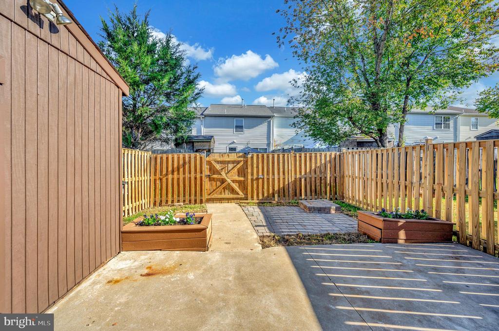 8634 ANNA COURT