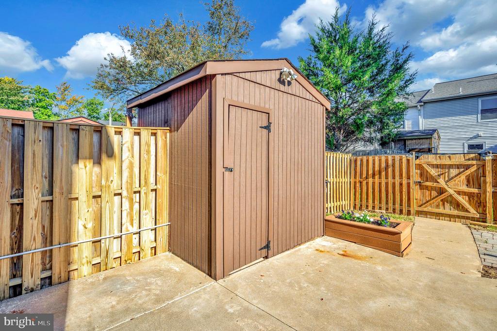8634 ANNA COURT