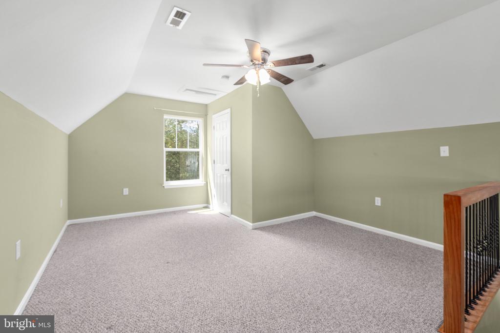 540 Curve Way