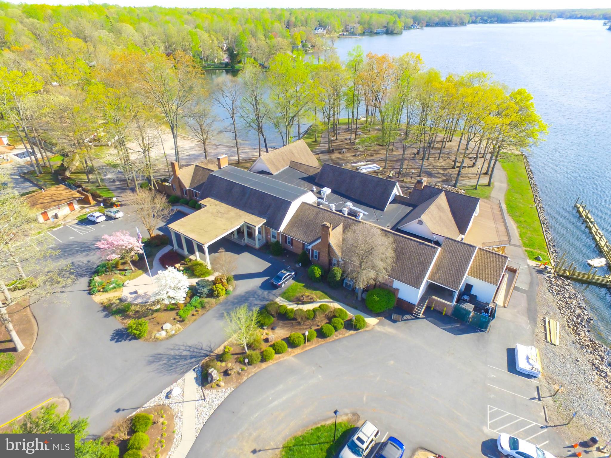 905 EASTOVER PARKWAY