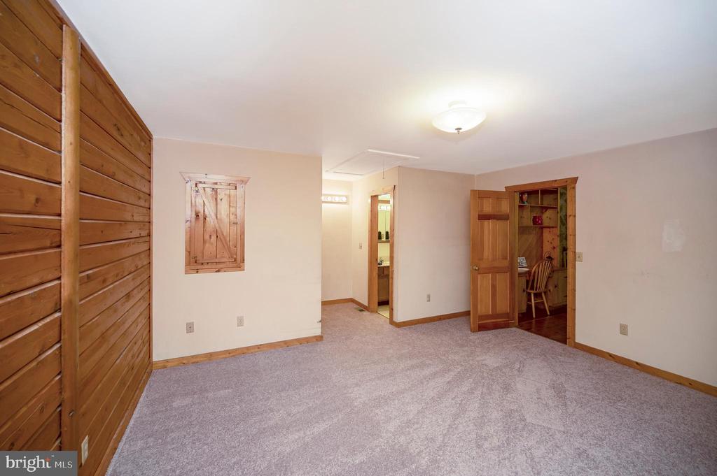140 MONTICELLO CIRCLE