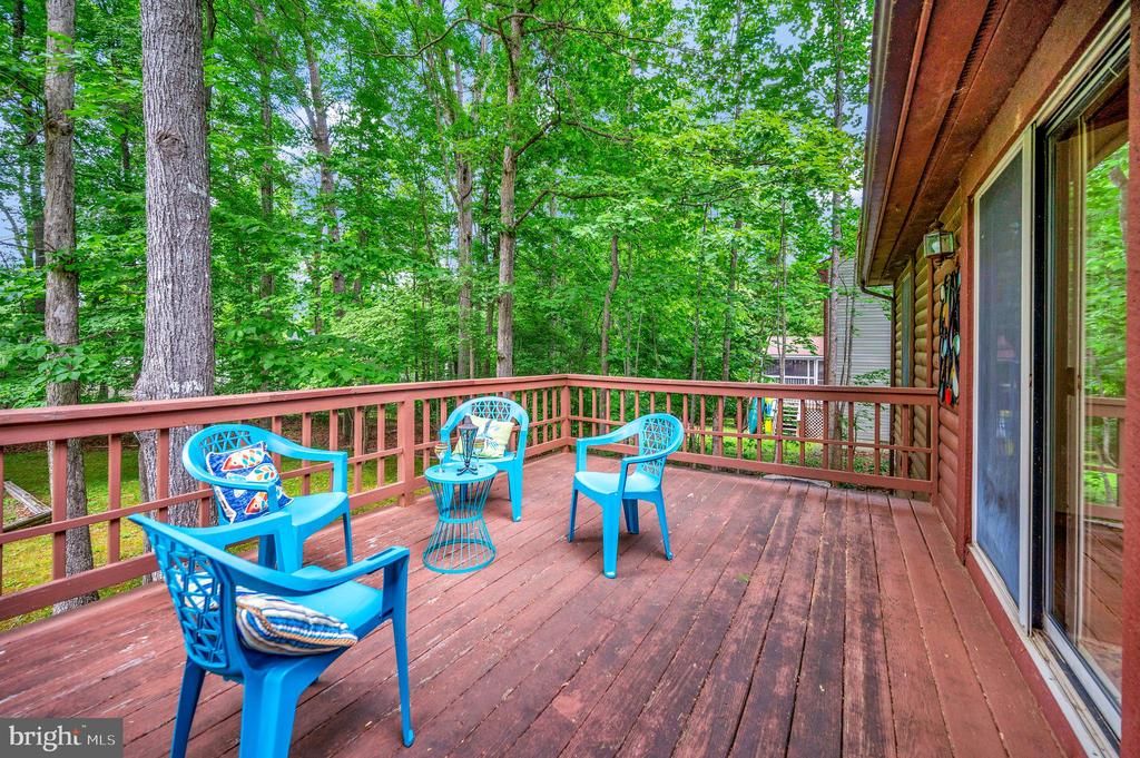140 MONTICELLO CIRCLE