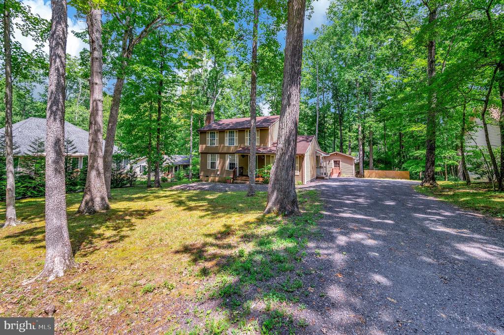 103 FLAGSTONE COURT