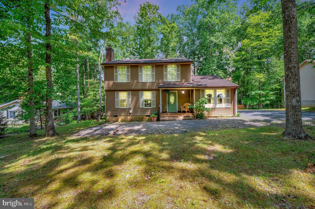 103 FLAGSTONE COURT