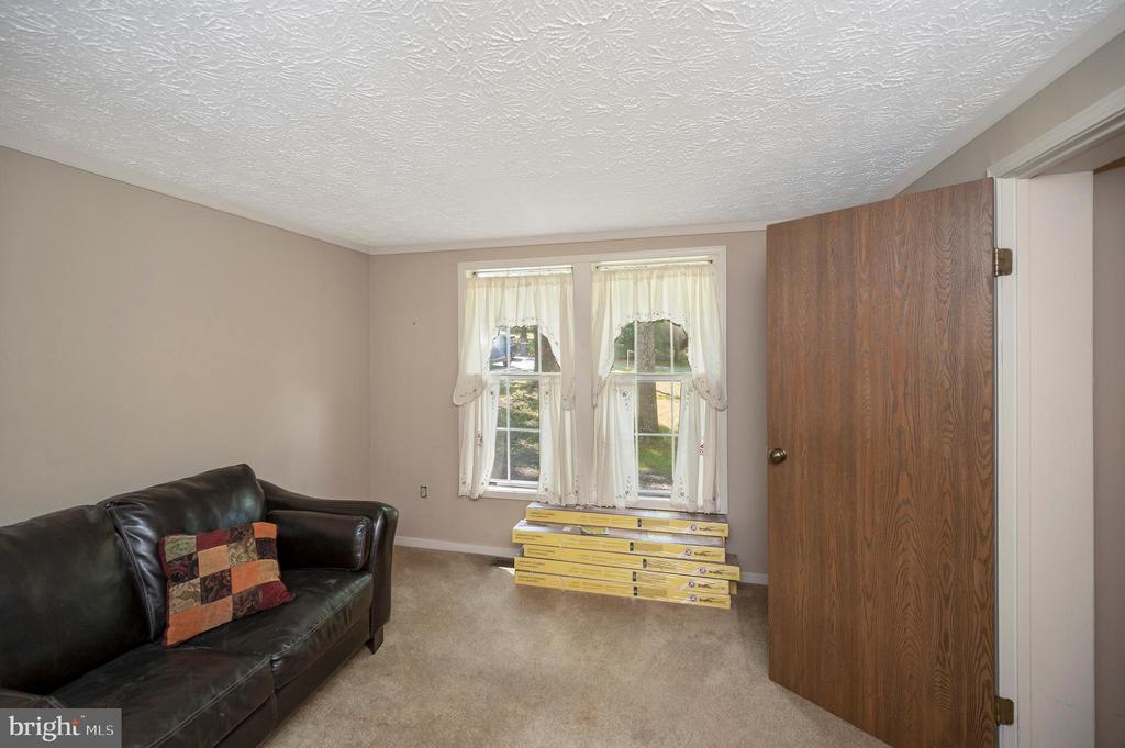 103 FLAGSTONE COURT